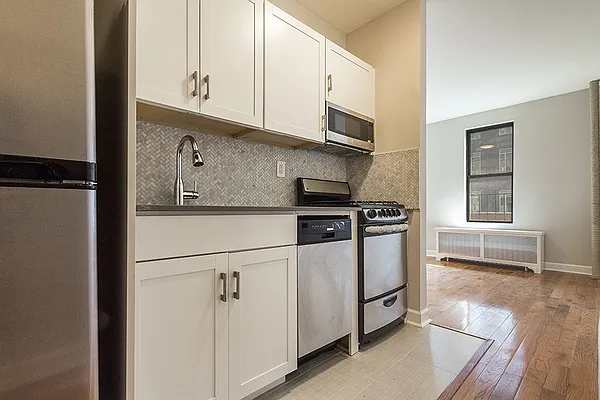 Rented by Dixon Advisory USA Inc. | media 1