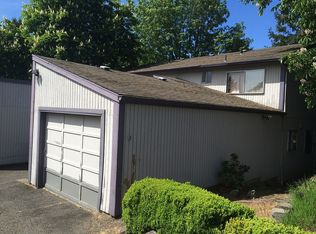 8734-8736 NE Glisan St, Portland, OR 97220