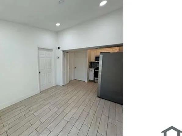 3039 Avenue J APT 4, Riviera Beach, FL 33404