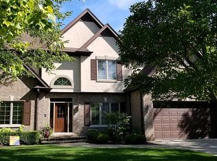 1064 Greentree Ave, Deerfield, IL