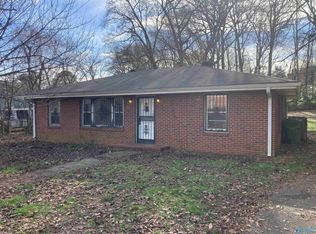 3205 Hillandale Rd NW, Huntsville, AL 35816