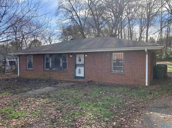 3205 Hillandale Rd NW, Huntsville, AL 35816