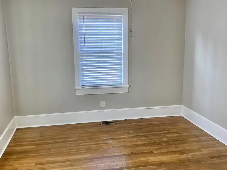 2567 Henry Ave — Photo 12