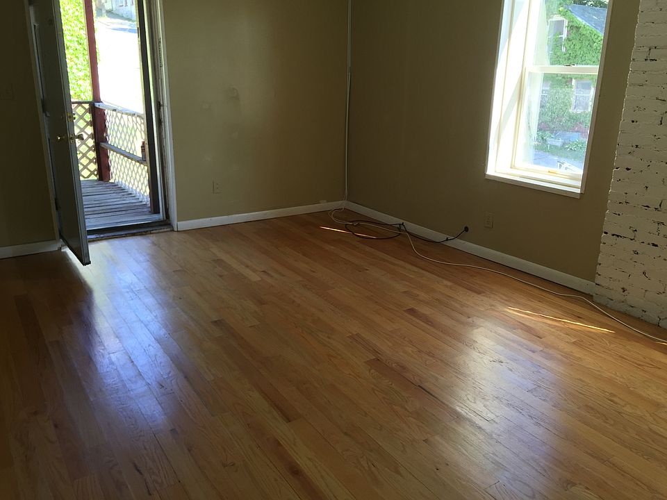 2nd image of 214 8th St APT 1R