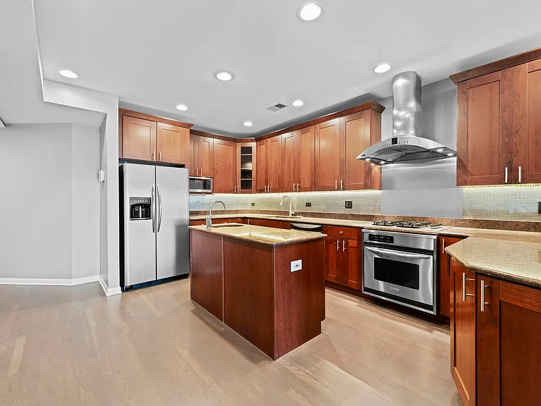 1523 N Ashland Ave #3 — Photo 3