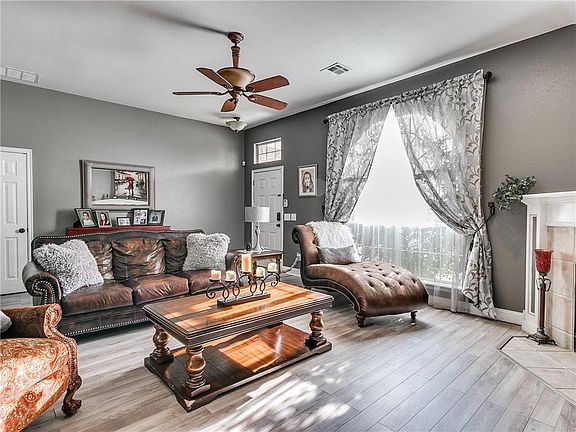 5th image of 1824 Parkridge Dr