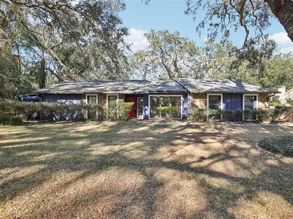 2504 High Oaks Ln, Lutz, FL 33559