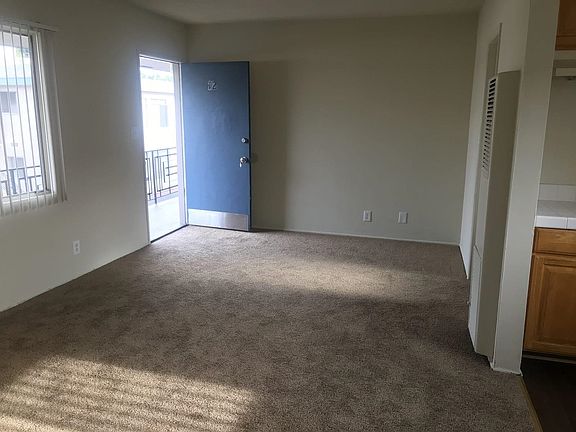 5th image of 601-05 W Hyde Park Blvd #512