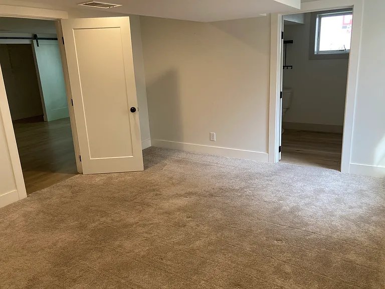 1202 Woodlawn Ave — Photo 15