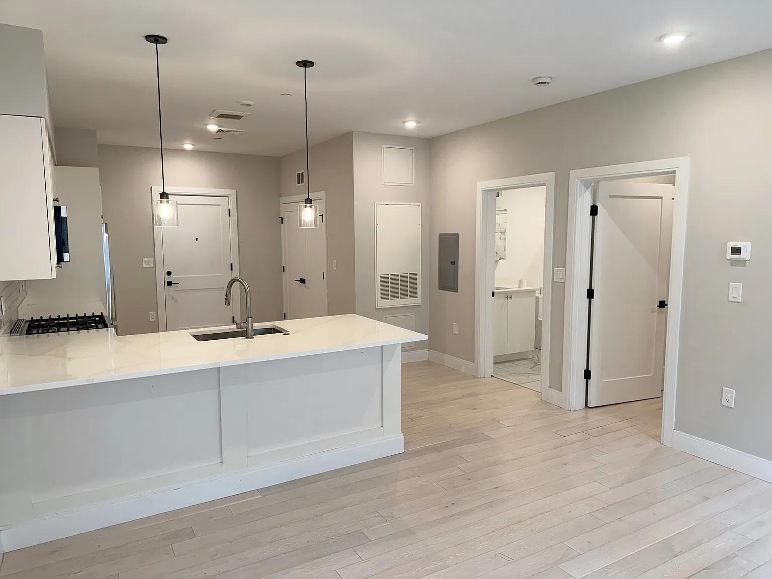 1 bed, 725 sqft, $2,950 — Photo 4