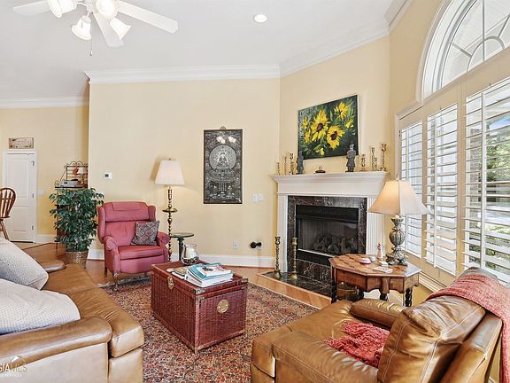 4th image of 2112 Arbor Oaks Dr
