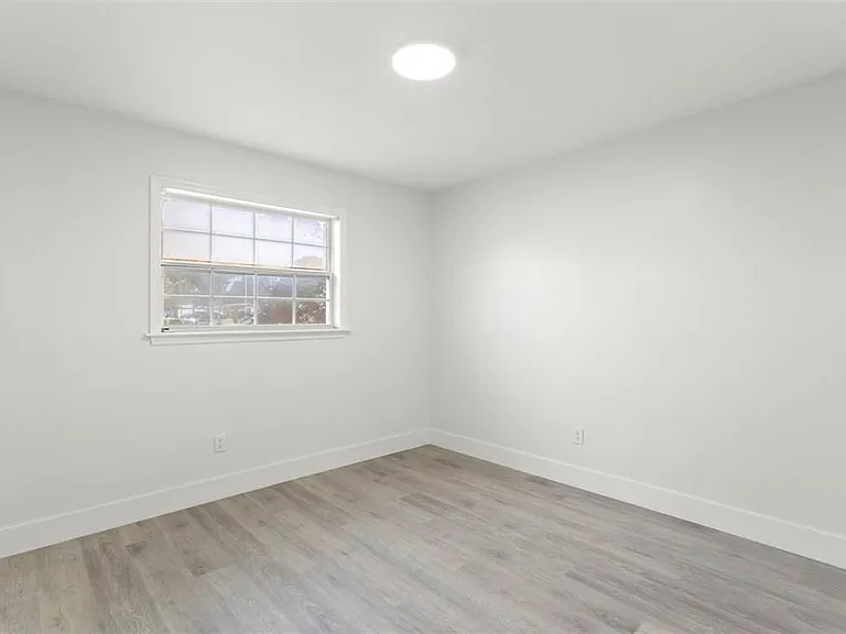 1524 Arizona Ave NE — Photo 21