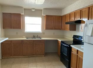 202 Victoria Dr, Grand Prairie, TX 75052