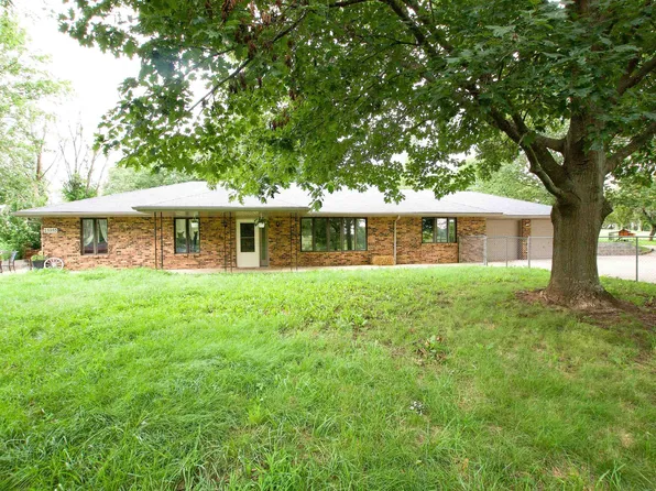 25953 Lilac Rd, Sedalia, MO 65301