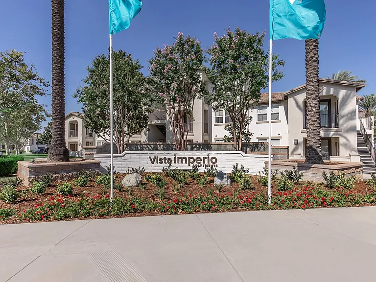 Vista Imperio Apartments — Photo 12