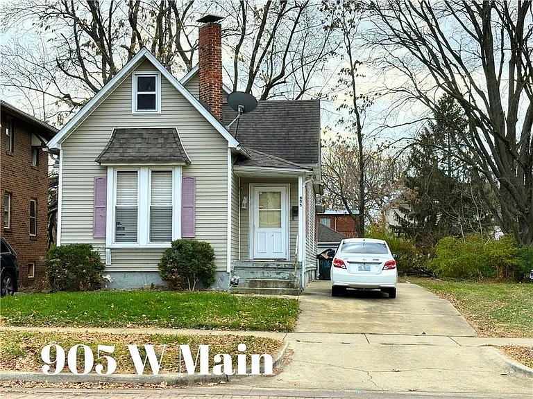 905 W Main St — Photo 1