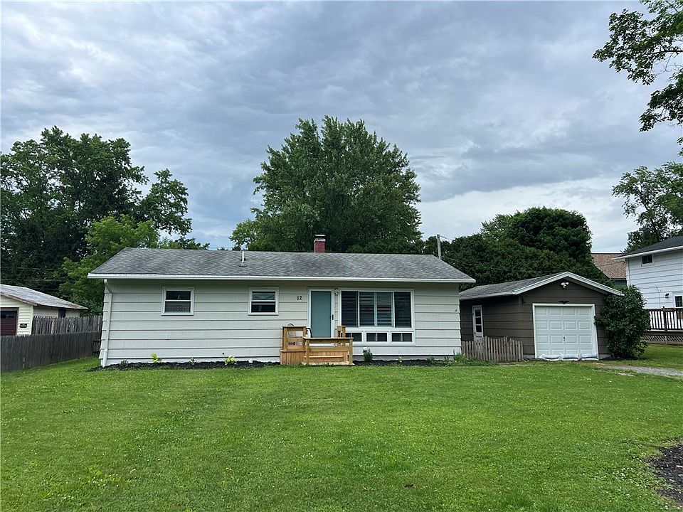 1st image of 12 Fairlawn Dr