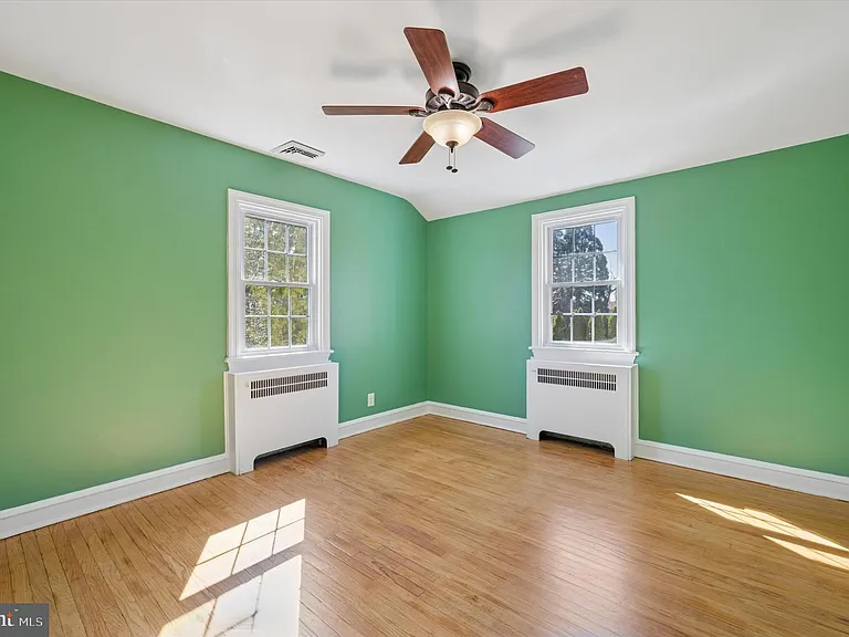 1156 Garfield Ave — Photo 13