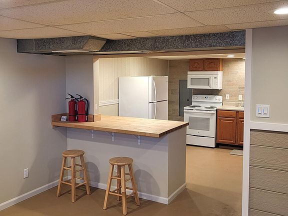 Built-in Dining Bar