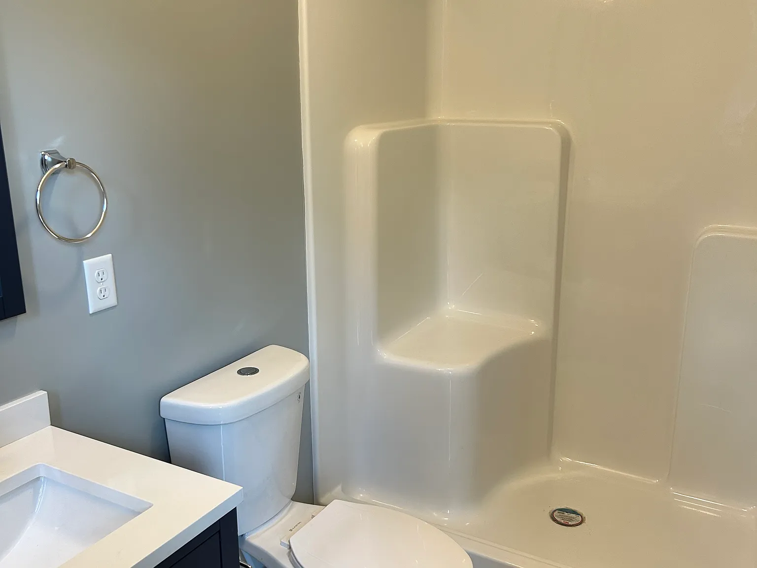 3 bed, 1300 sqft, $2,075 — Photo 4