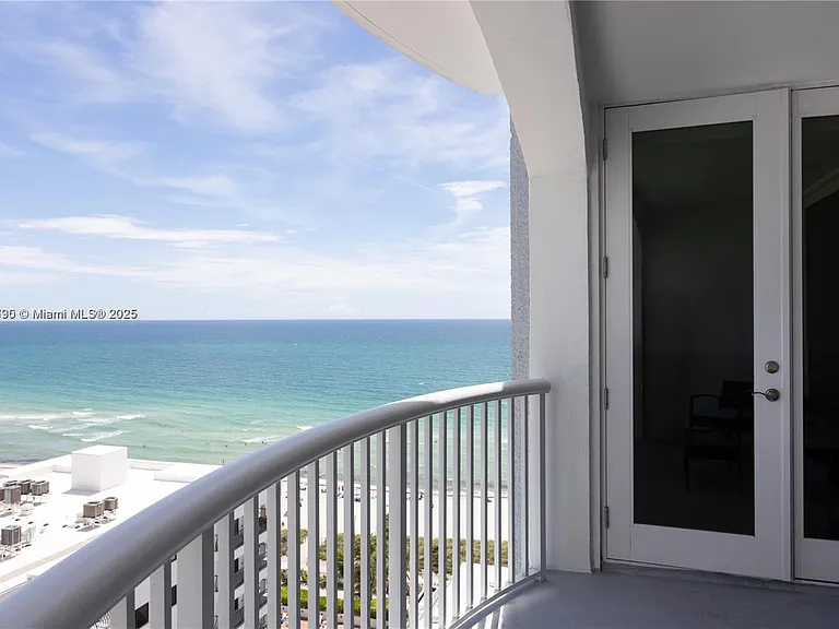 5555 Collins Ave #11U — Photo 21