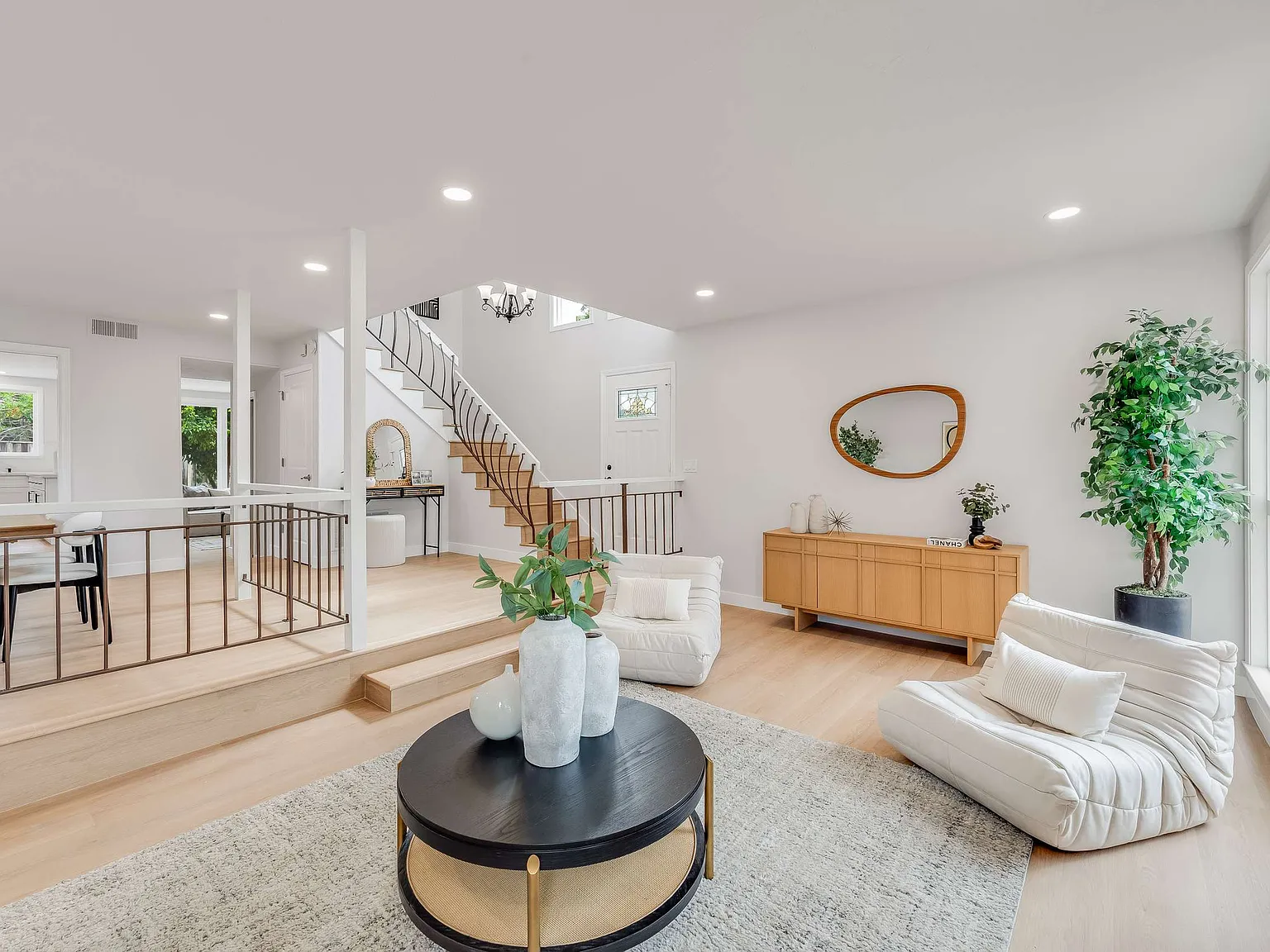 4 bed, 2035 sqft, $5,300 — Photo 3