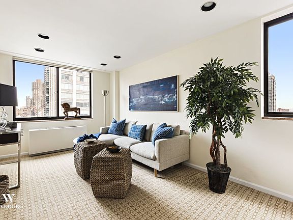 4th image of 350 E 72nd St APT 18AB