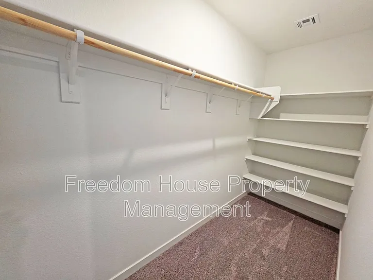 710 E Huyana Wind Dr — Photo 17
