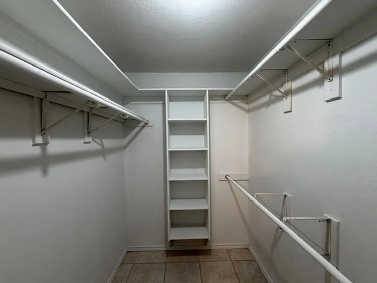 10209 Lilac Ln #B — Photo 9