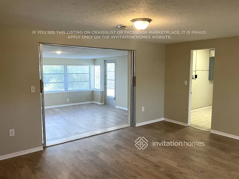 2824 Seaspray St — Photo 3