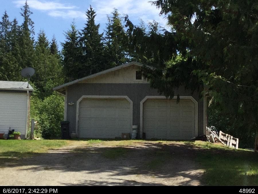 2nd image of 205 Breezy Ln