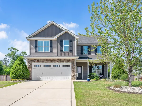 312 Avery Pond Dr, Fuquay Varina, NC 27526
