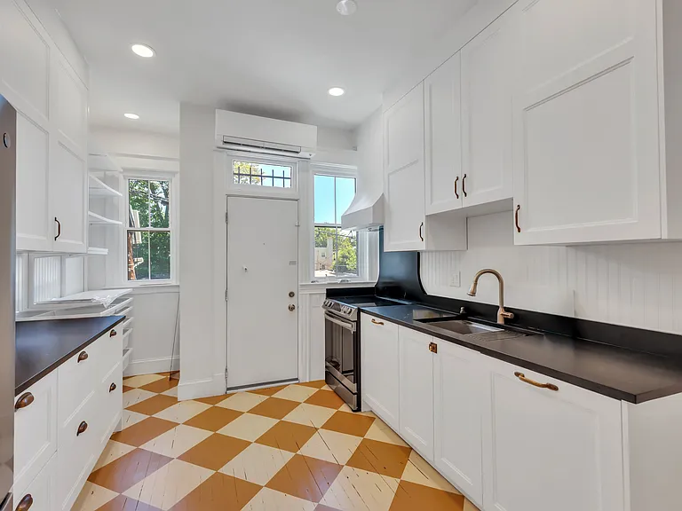 2611 11th St NW — Photo 20