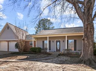320 Pebble Creek Dr, Madison, MS 39110
