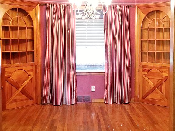 4th image of 1324 Williston St
