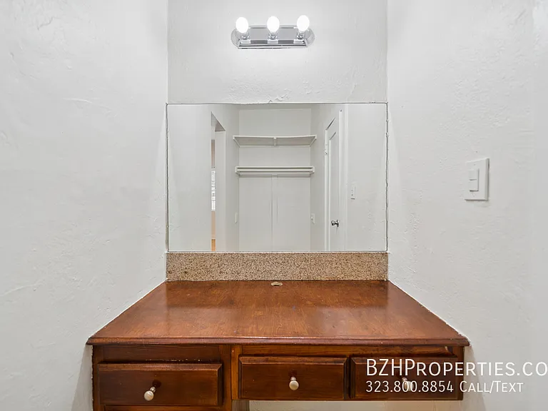 1267 Vin Scully Ave — Photo 14