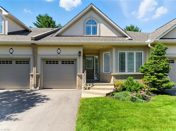 40 Wesleyan Ct #6, Hamilton, ON L9G 5C7