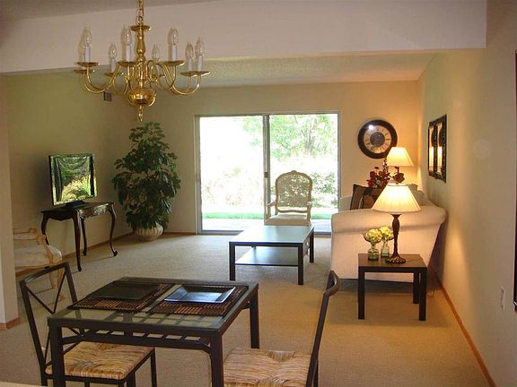 4th image of 2061 Pine Knoll Dr Unit 6