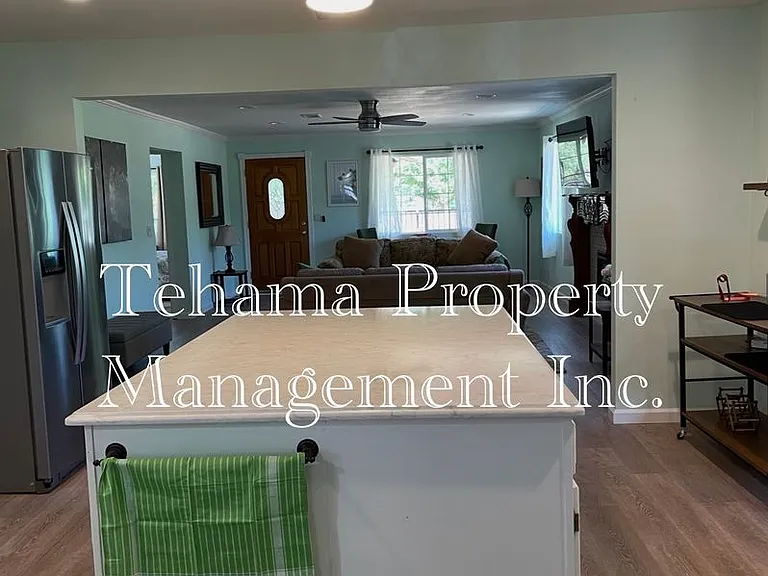 23353 Hamilton Ave — Photo 3