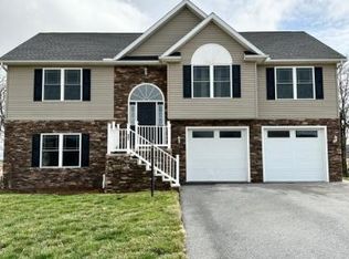 17 Victoria Ct, Shippensburg, PA 17257