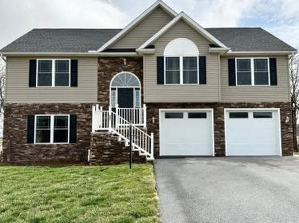 17 Victoria Ct, Shippensburg, PA 17257