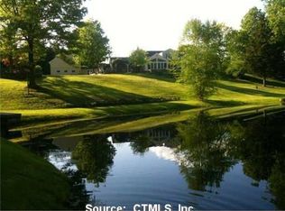 12 Curtiss Mdws, Woodbury, CT 06798