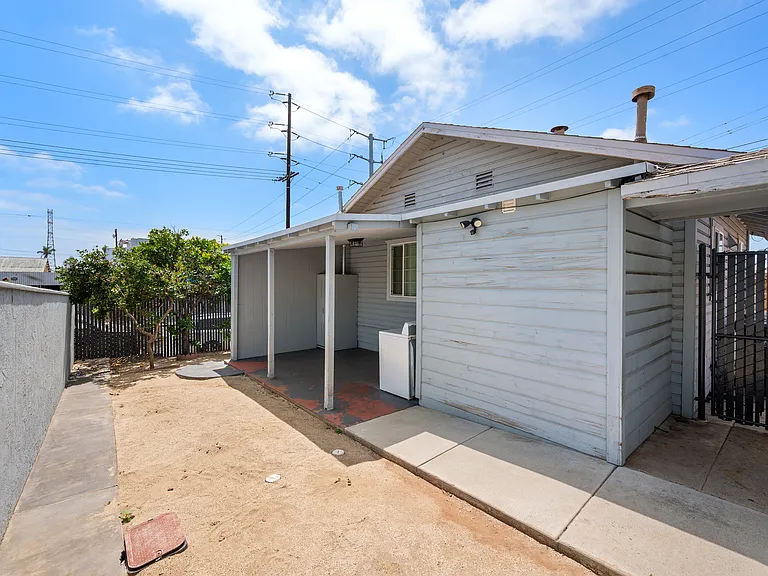 1043 Sampson St #A — Photo 20