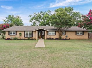 225 S Avenue A, Crawford, TX 76638