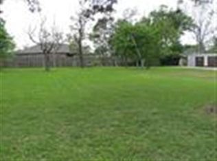 3711 N Twin City Hwy, Nederland, TX 77627