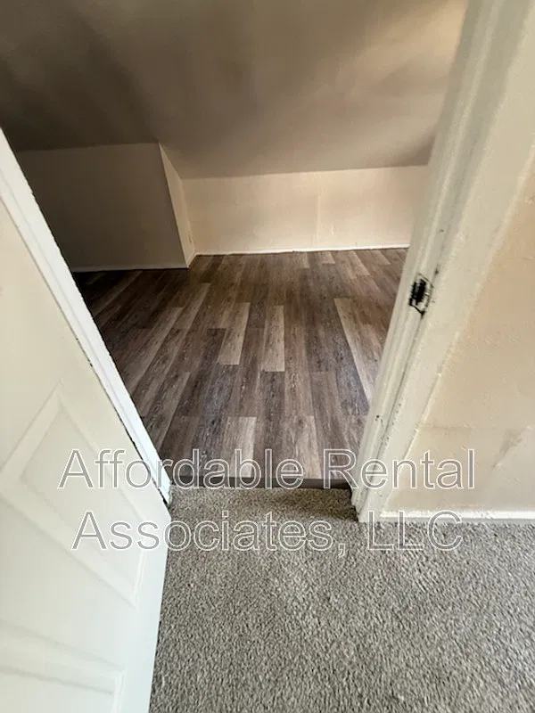 1 bed, 1.0 bath, $837 — Photo 2
