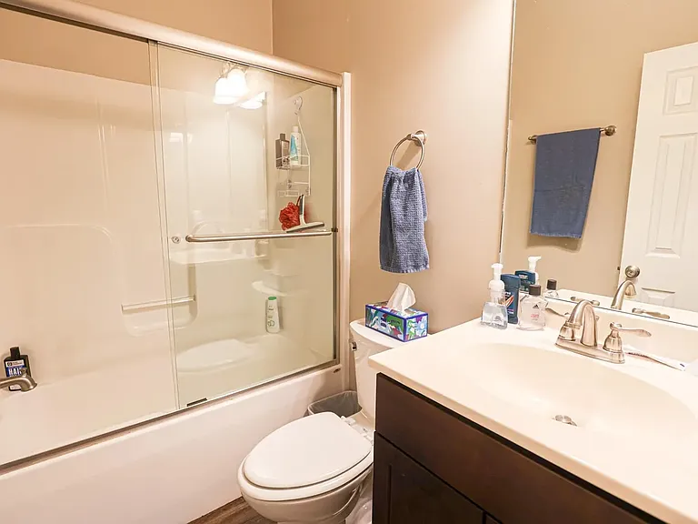 20 & 22 Hamilton Dr #20 — Photo 8