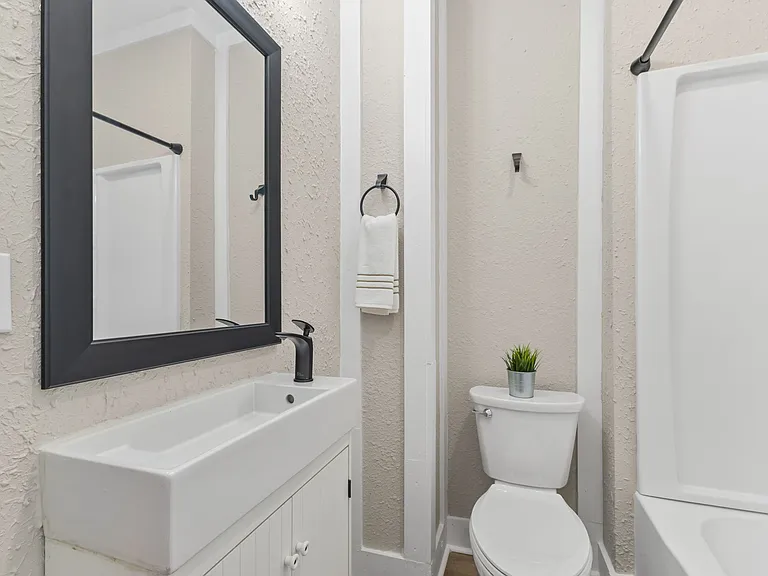 1153 Villa Ave — Photo 17
