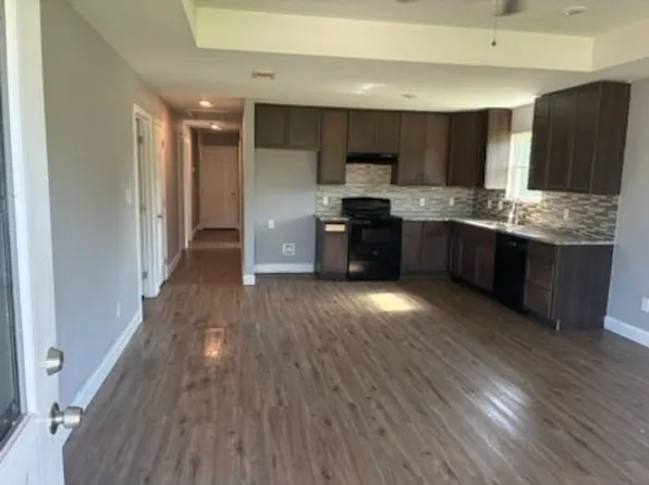 944 7th St NE, Paris, TX 75460