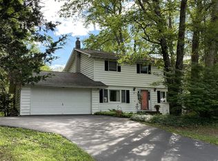 218 Roosevelt Rd, Hyde Park, NY 12538